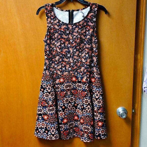 Dress by xhiliration,  medium - Picture 1 of 4